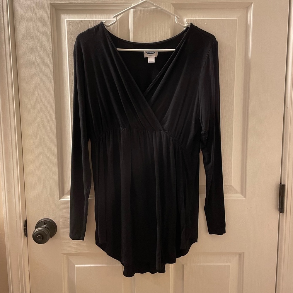Old Navy Maternity & Nursing Shirt • Size L